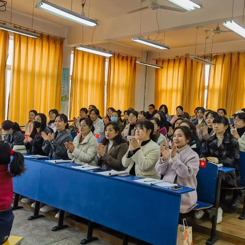 携春日芬芳，凝教育情谊——练宇平小学语文名师工作室送教活动