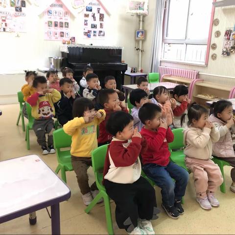 【市直幼儿园分园】托班安全教育活动——《爱护我们的五官》