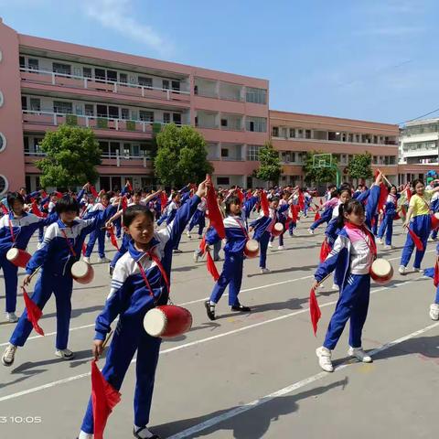 “鼓”出风采，“敲”出快乐——姚淀庄中心校腰鼓社团活动掠影