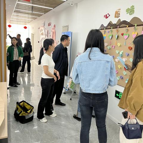 拓展思路视野，开创社区工作新局面