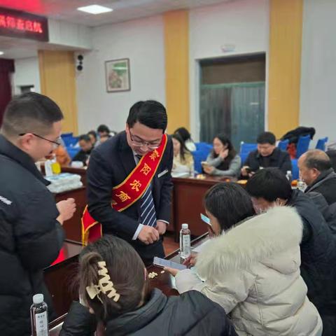 金融知识进校园 反假币宣传护成长