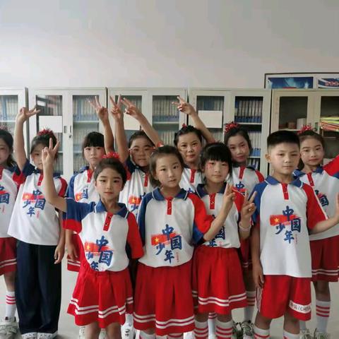 张店镇中心小学期中表彰大会圆满举行