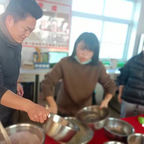 “花馍飘香，蒸蒸日上迎新年”——让年味回归系列主题活动。