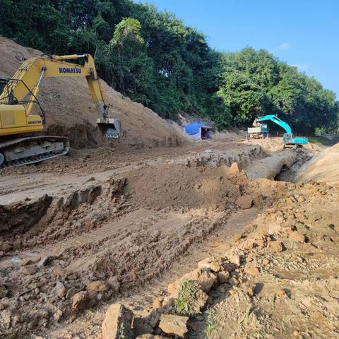 松涛分局领导小组例行检查大岭隧洞拆除重建工程