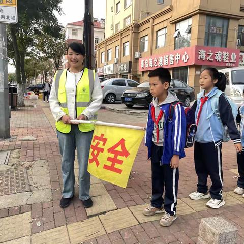 感恩有你，一路护航-东风小学103班“家长护卫队”执勤记