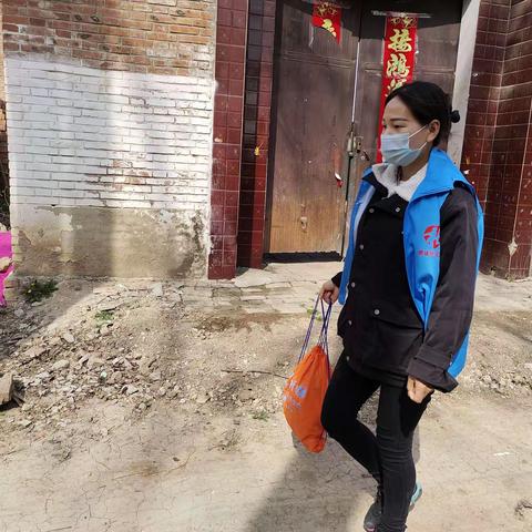 关爱困境儿童   传递爱与温暖