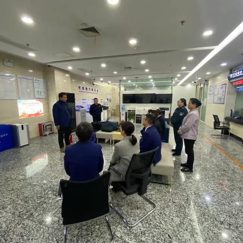 防火责任重于泰山，安全意识常伴左右-江东中路支行防火防抢培训以及预案演练