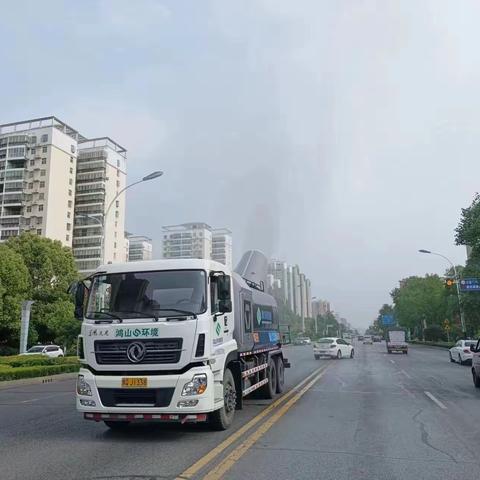 开发区城管局环卫所持续开展周五城市清洗行动