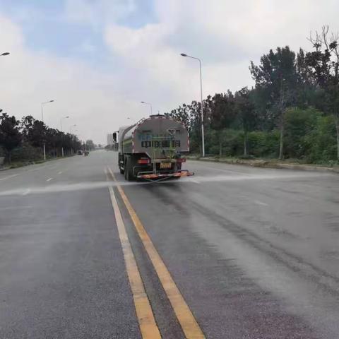 开发区城管局环卫所持续开展每周五“城市清洁行动”