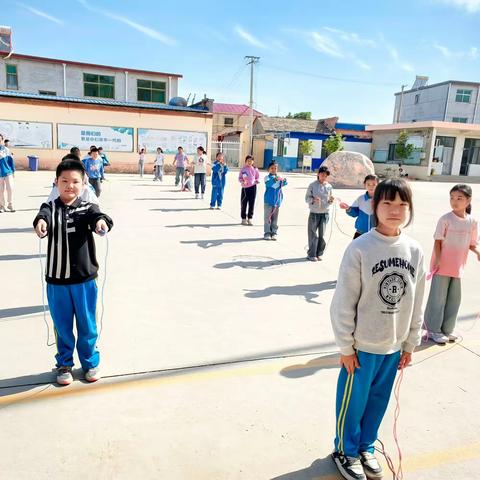 童年韵律 绳上飞扬                     ————王庄小学跳绳比赛