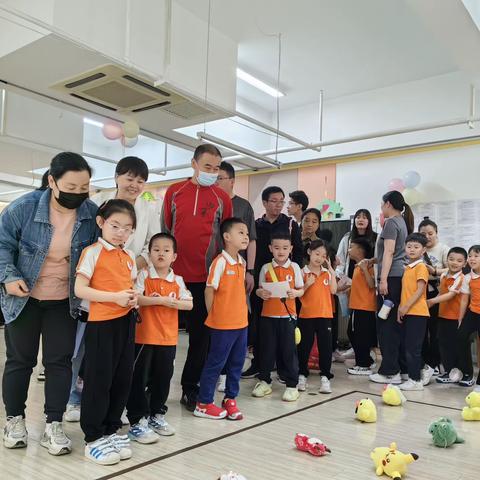 【水晶卡芭拉幼儿园大四班】—“玩转六一，快乐过童年”。