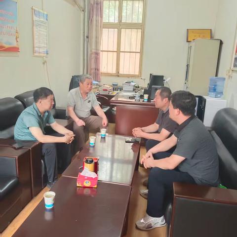 暖心慰问鼓干劲，情系师生助中考——马额街道党工委办事处慰问马额初中备考师生