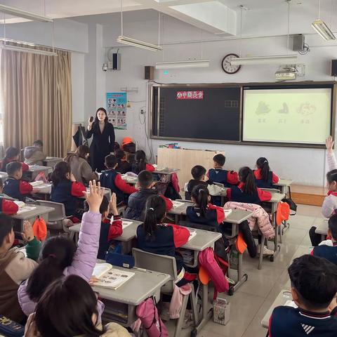 感传统文化之精深，撷语文教研之重彩——绛县第一实验小学校一、二年级语文教研《中国美食》