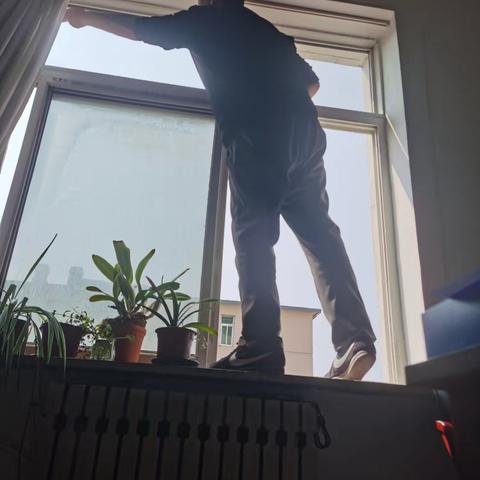 孙哥擦玻璃：让自然光点亮生活