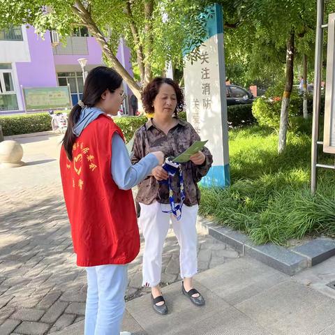 长江街道星辰花园社区开展“绿色低碳，美丽社区”主题宣传活动