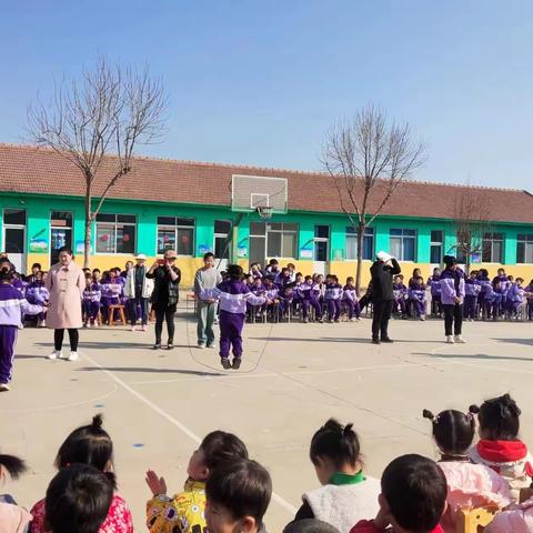 运动场上无极限，挑战自我创辉煌---山头庄小学趣味运动会