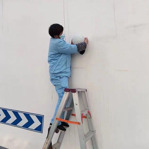 龙安区文明大道街道办事处嘉州华庭社区2023年3月24日开展城市清洁活动日