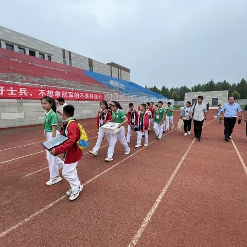 放飞梦想  与未来同行——开封市马市街小学人工智能社团参加第二十四届河南省学生信息素养提升实践活动