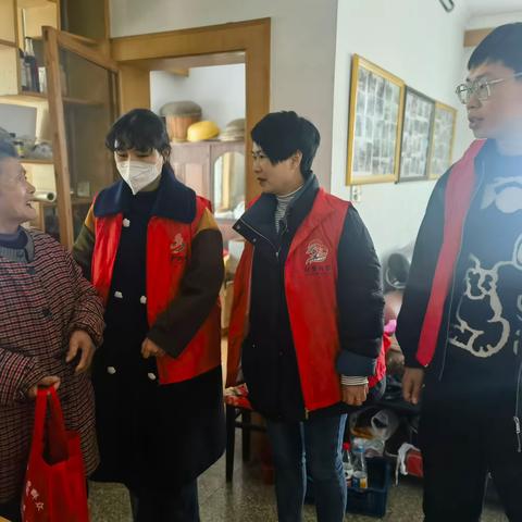 心系独居老人，变“空巢”为“暖巢”