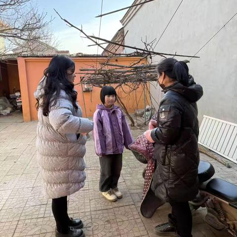 与您一起办好“家门口”的学校——家访，我们在路上