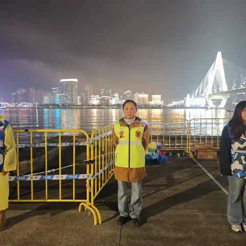 绚烂龙华 志愿同行 龙华区退役军人号角志愿者服队 保障元宵烟花晚会活动