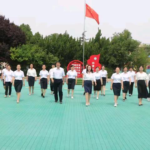 家校携手，静待花开——城关中心校四董小学一年级新生家长会