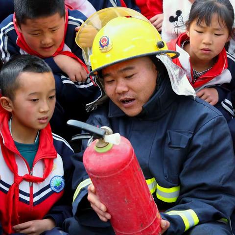 消防进校园　安全“童”行——大厂乡中心小学消防演练暨森林防火宣传