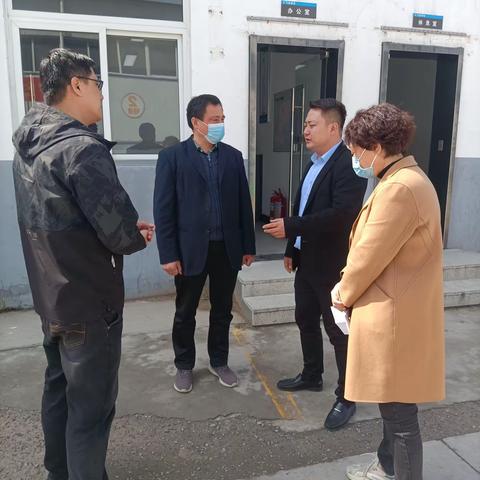 金明池街道办事处工会主席调研豪德贸易广场新就业形态劳动者