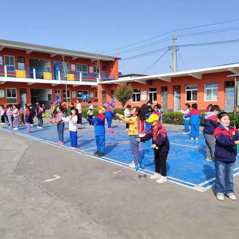 水冶镇南段小学空竹社团掠影