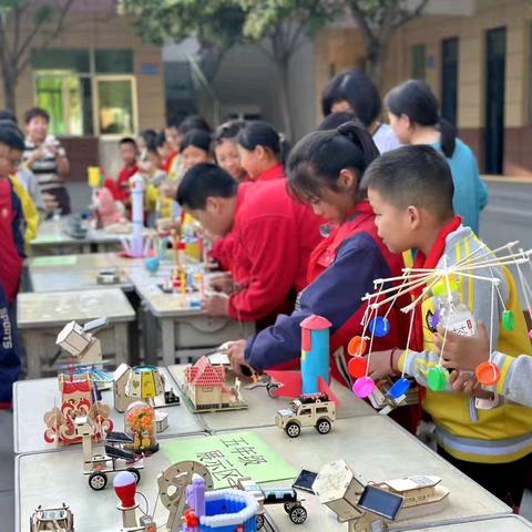 科技点亮童年，创新成就未来——学门前教育集团官池镇马坊渡小学开展科技节活动