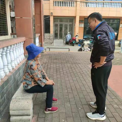 “心中有爱、肩上有责”——海秀镇网格员助力走失老人回家