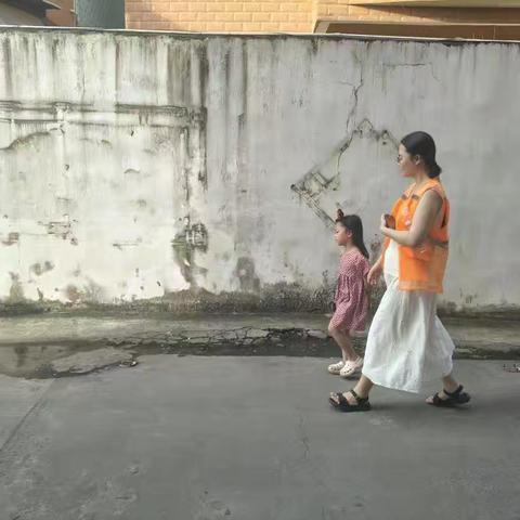 “小网格”发挥大作用——海秀镇网格员帮助走失儿童找到回家路