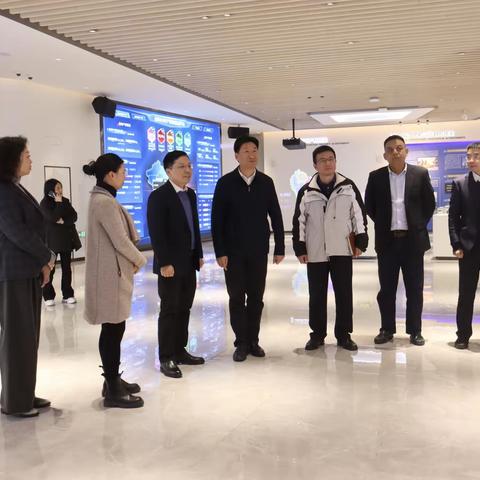 局党组成员、市市场稽查局局长洪隽陪同省局党组成员、副局长郭宇华调研商业秘密保护工作