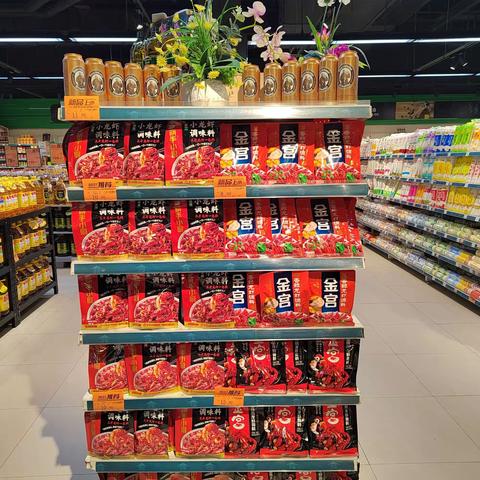 通城店应季商品陈列。