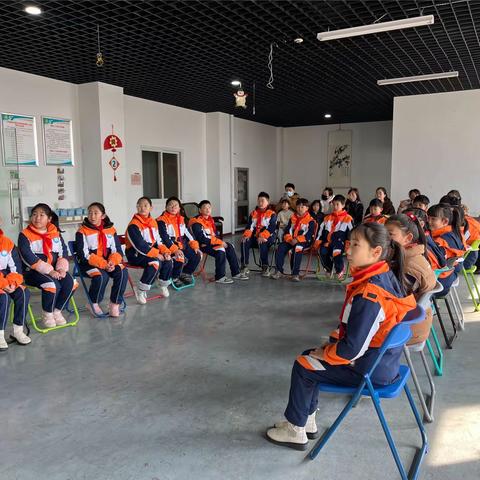 手拉手心连心，与志愿相伴，争做志愿先锋