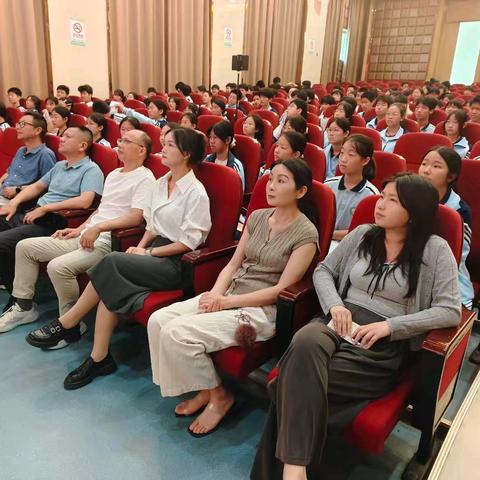 探索物理奥秘 点亮科学梦想——广昌一中八年级科学教育展示活动暨颁奖仪式纪实