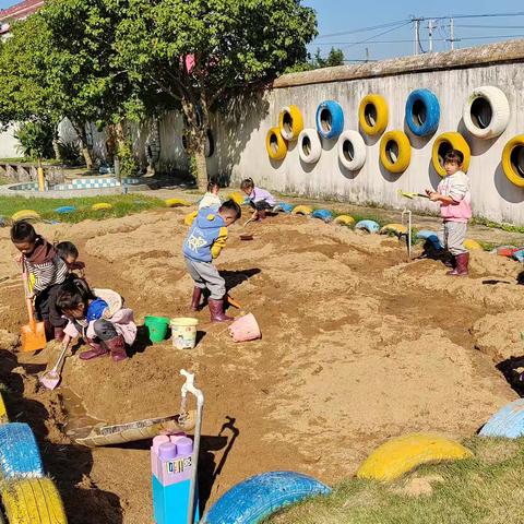 探索沙水池，搭建高架桥——宣风镇排楼村幼儿园混龄班游戏故事