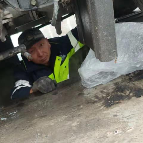 冬日序曲：除雪车辆的战前集结