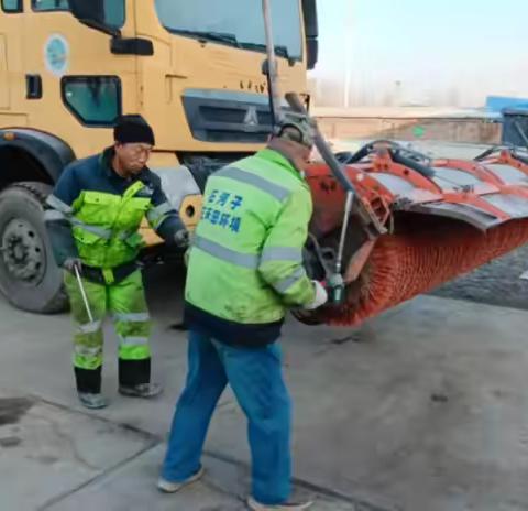未雪绸缪！环卫除雪车辆开启冬季专项检修，筑牢降雪应对“安全线”