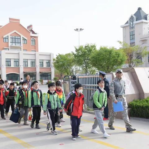 【开阔视野增见识   寓教于乐促成长】——高密市实验学校学生开展五龙河研学之旅