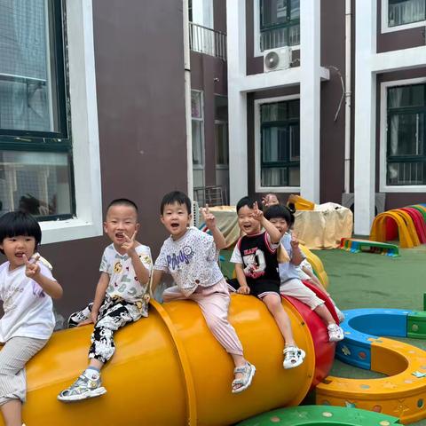 锦绣前程幼儿园芽芽二班8月周记4