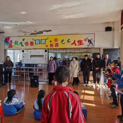 县教育局对竹溪县小学第二教联体水坪镇小学体音美进行教学视导