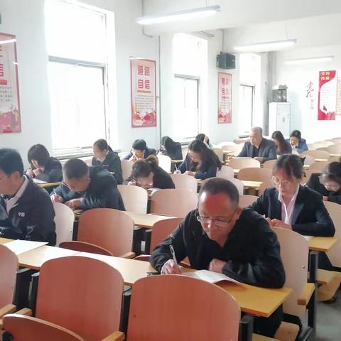 万安中心校四月份主题党日活动纪实