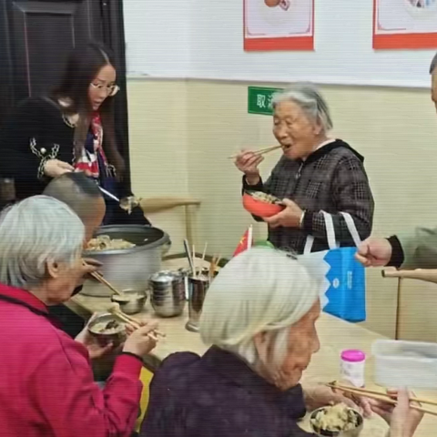 暖冬糯米饭  温情满社区——胜利路社区开展立冬佳节品糯米饭活动