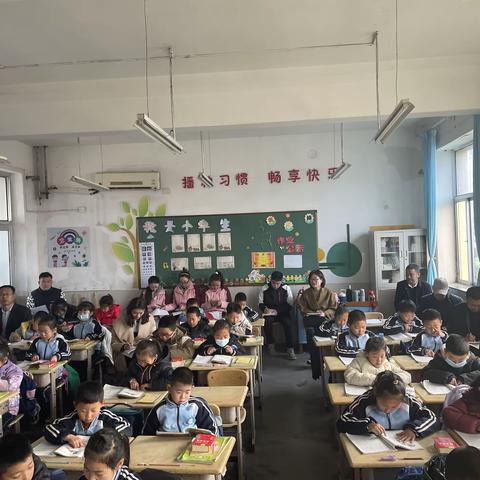 科学推进幼小衔接 构建灵动低语课堂-新河小学与新河中心幼儿园幼小衔接语文教研活动