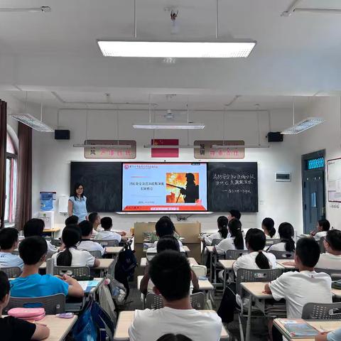 筑牢安全防线，守护校园平安—萍乡六中教育集团友爱巷校区成功举行消防安全应急疏散演练