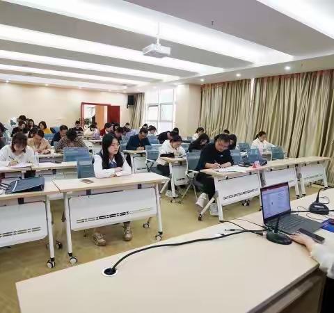 四川省2022年国培计划市州统筹项目——中职公共基础课能力提升培训总结提升简报