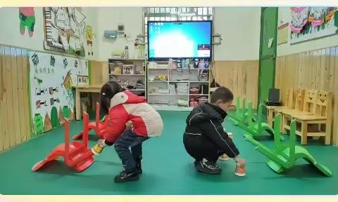 雨天室内游戏