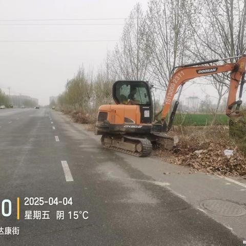 假期攻坚不停歇 扮靓路域风景线