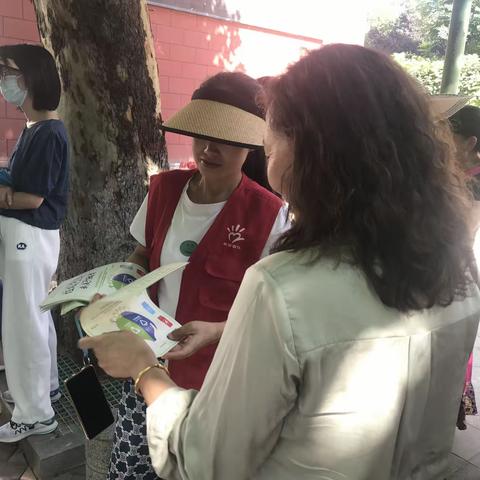 【莲湖环西】“守护蓝天白云·共建靓丽家园”//西仪社区开展生态日宣传及环境整治活动